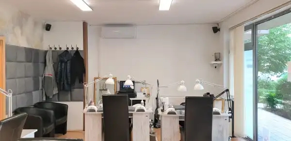 Eladó újszerű iroda földszinti, utcai, Budapest, IX. kerület 1 szoba 43 m² 52.01 M Ft